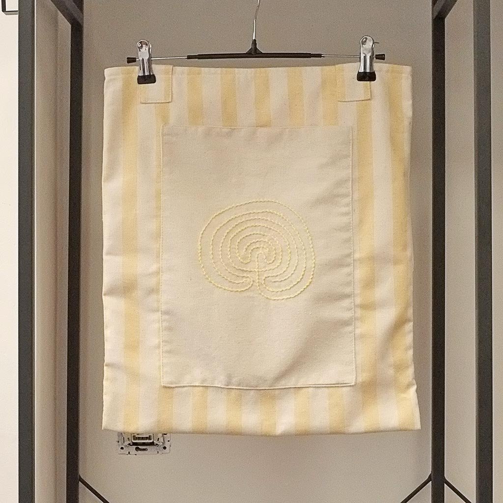 Bolsa inspirada en el laberinto de Foontemoureira de Serra de Outes